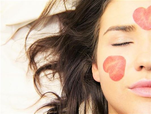 Plej din sarte hud i ansigtet